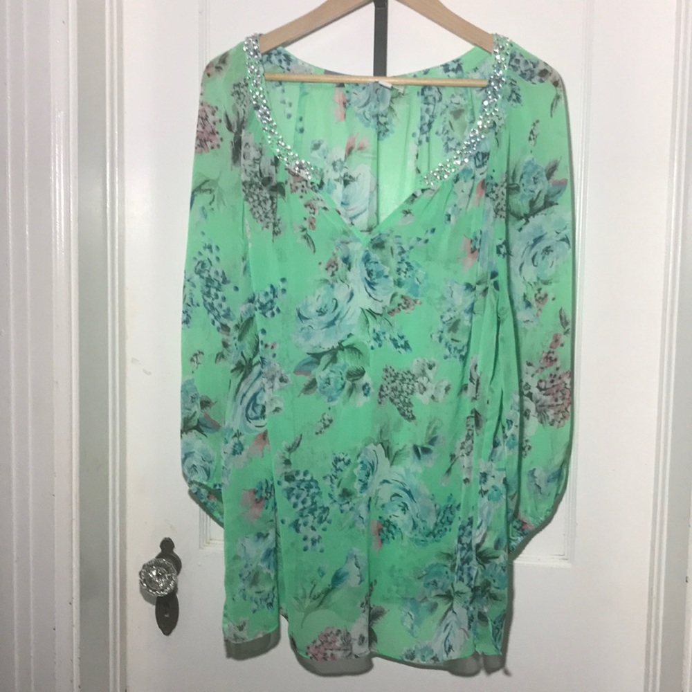 Charter Club 2X Light Green Floral Print Top With Sparkle Accents Around Neck
